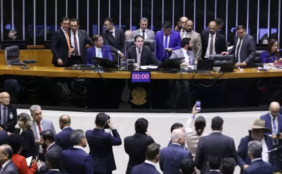 Mais deputados na Câmara: veja quem votou a favor ou contra